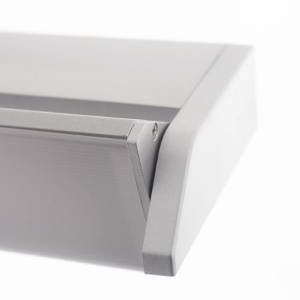 LED Лампа за под кухненски шкаф LED/15W/230V сребриста