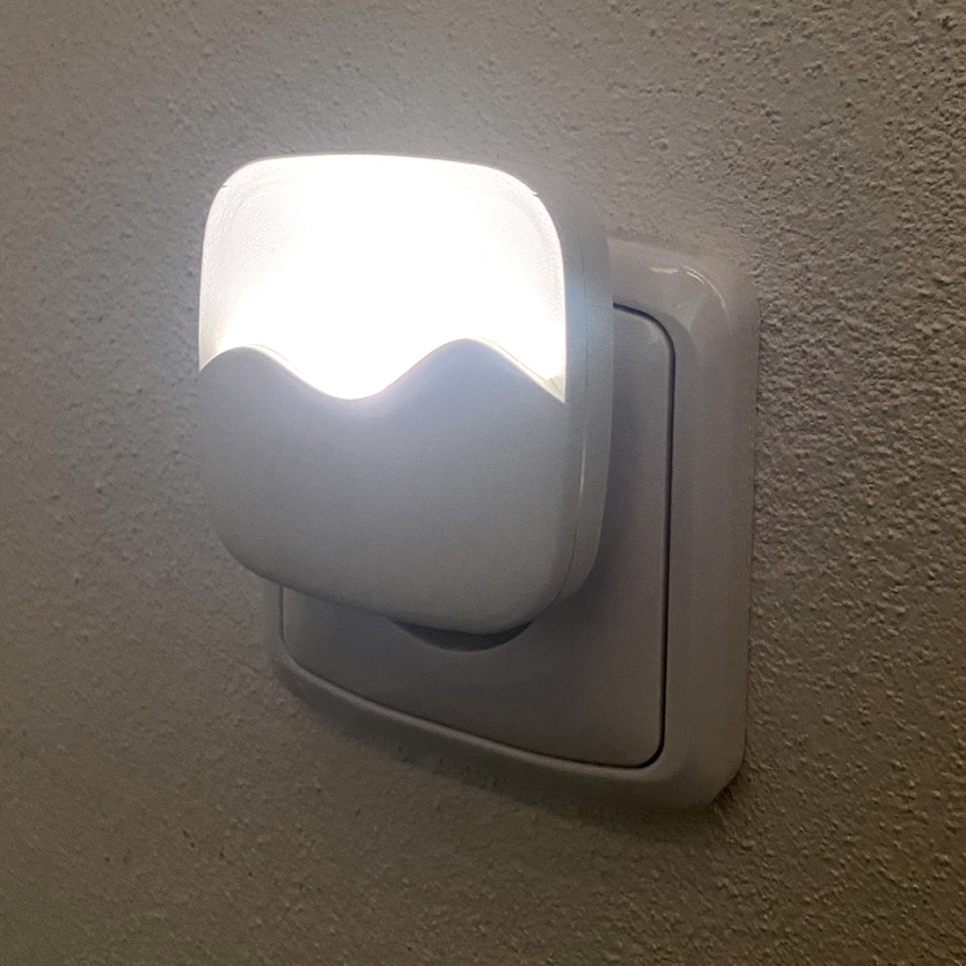 LED Нощна лампа със сензор SAMSUNG CHIP LED/0,5W/230V 60мм 4000K квадратна