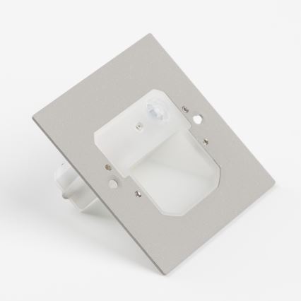 LED стълбищно осветително тяло със сензор за движение и за здрач LED/1,5W/230V 3000/4000/6500K бяло