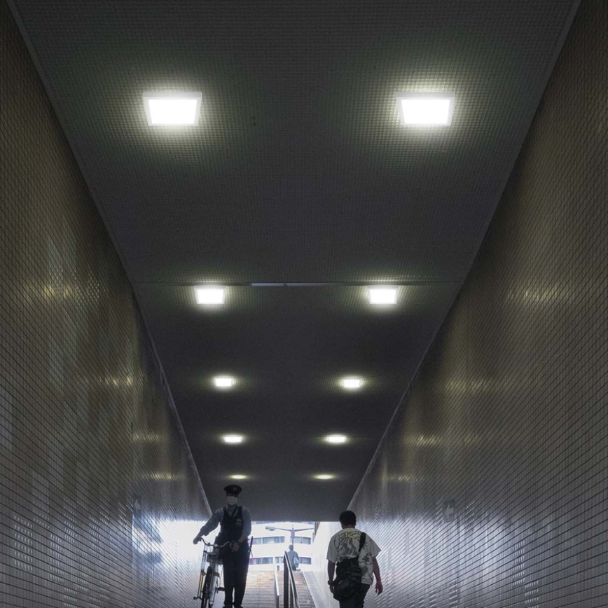 LED Плафониера LED/18W/230V 3000K 21,4x21,4 см бял