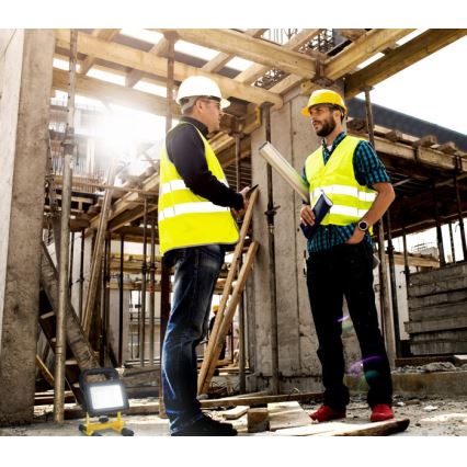 LED димируем преносим прожектор TIGRA LED/20W/3,7V 4000K IP54 4400 mAh черен/жълт