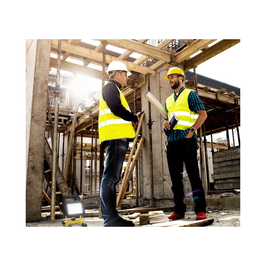 LED димируем преносим прожектор TIGRA LED/20W/3,7V 4000K IP54 4400 mAh черен/жълт