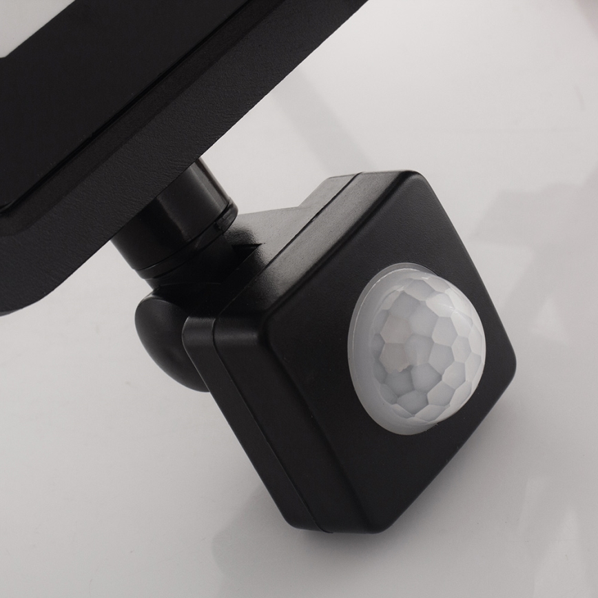 LED Прожектор със сензор LED/20W/230V IP65