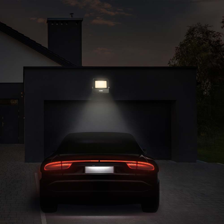 LED Прожектор със сензор LED/50W/230V 6500K IP65 черен
