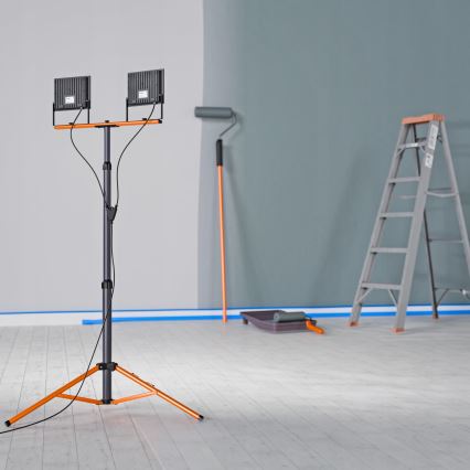 LED прожектор със стойка 2xLED/100W/230V 4500K IP65 черен/оранжев