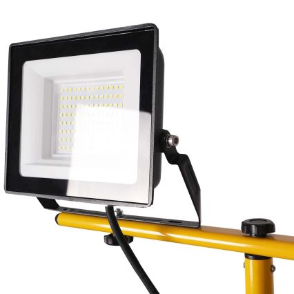 LED прожектор със стойка 2xLED/50W/230V 6500K IP65 жълт