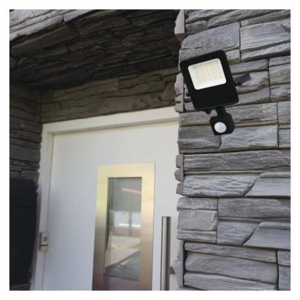 LED прожектор с сензор VISIO LED/10W/230V 4000K IP65
