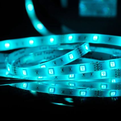 LED RGB Димируема екстериорна лента 5м LED/14W/12V IP65 + д.у.