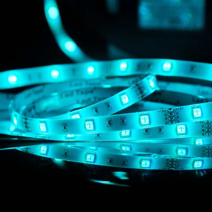LED RGB Димируема екстериорна лента 5м LED/14W/12V IP65 + д.у.