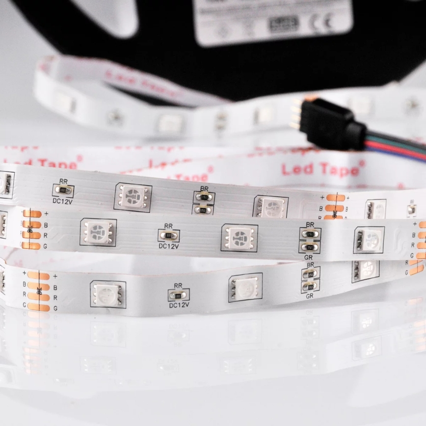 LED RGB Димируема лента 5 м LED/18W/12V IP20 + д.у.