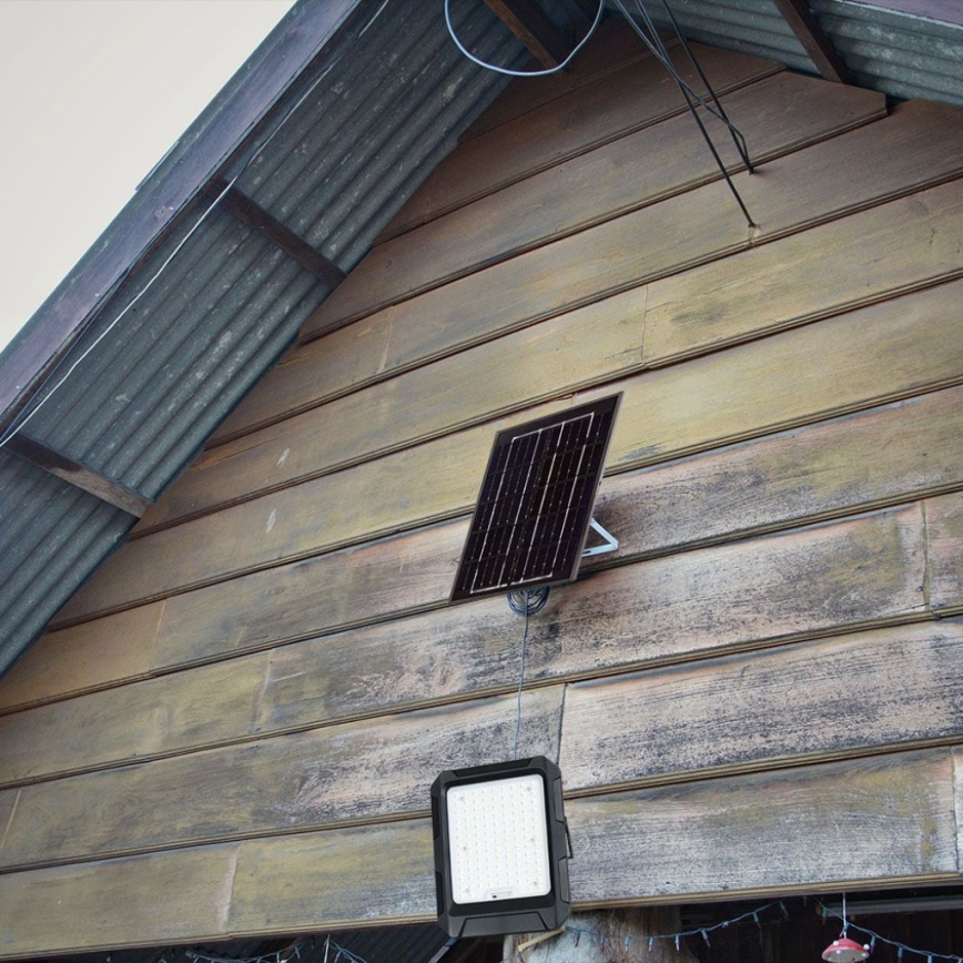 LED соларен прожектор LED/15W/3,7V IP65 4000K 12000 mAh черен + дистанционно управление