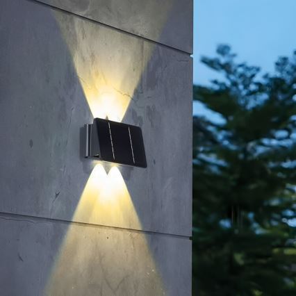 LED Соларен стенен осветител 4xLED/1,5W/3,7V 1500 mAh IP54 черен