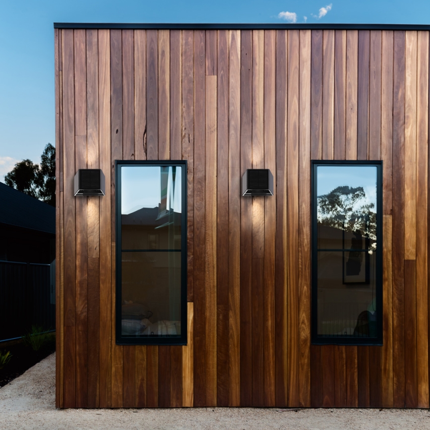 LED Соларен стенен осветител WINGS LED/2W/1200 mAh 3,7V 3000K IP54 черен