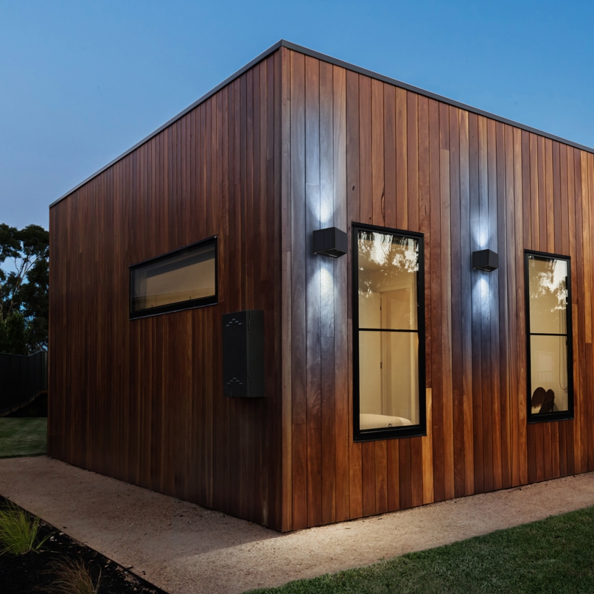 LED соларен стенен осветител WINGS LED/2W/1300 mAh 3,7V 6000K IP54 черен