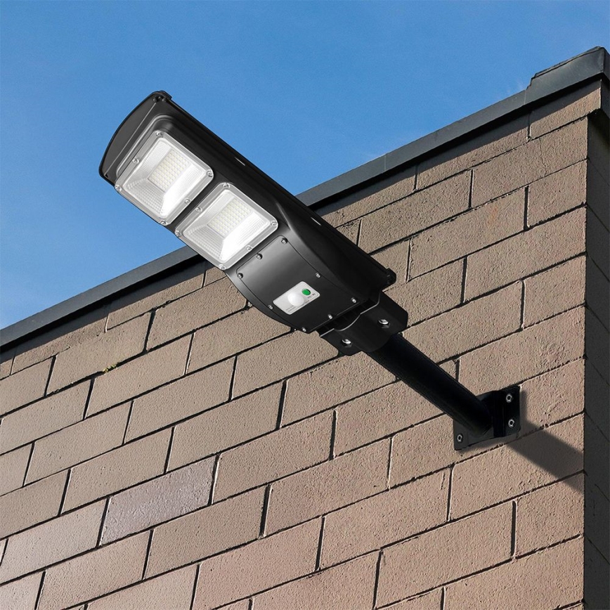 LED регулируема соларна улична лампа с датчик за движение и здрач LED/8W/3,2V 6000K IP65 9000 mAh черна + дистанционно управление