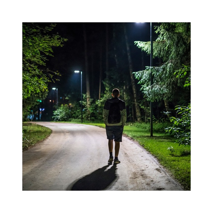 LED димируема соларна улична лампа със сензор URBI LED/11W/3,2V 6500K 15000 mAh IP54 + дистанционно управление