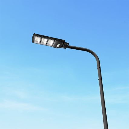 LED регулируема соларна улична лампа с датчик за движение и здрач LED/12W/3,2V 6000K IP65 10000 mAh черна + дистанционно управление