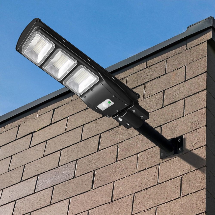 LED регулируема соларна улична лампа с датчик за движение и здрач LED/12W/3,2V 6000K IP65 10000 mAh черна + дистанционно управление
