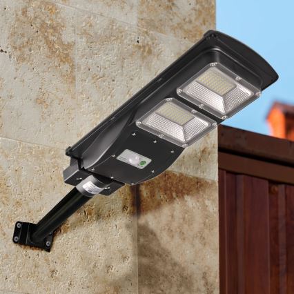 LED Соларна улична лампа със сензор STREET 2xLED/6W/3,2V 12000 mAh IP65 + дистанционно управление