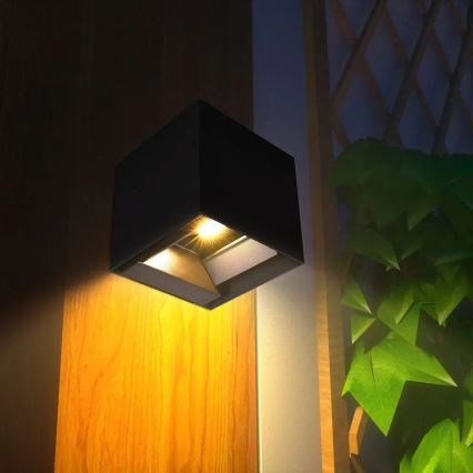 LED соларен стенен осветител със сензор LED/9W/3,7V 3000/4000/5000K IP65 2600 mAh черен