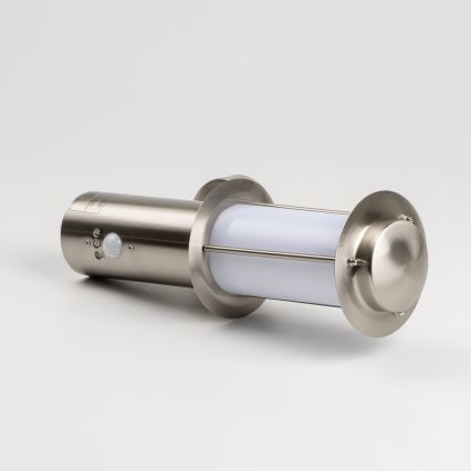 LED външно стенно осветително тяло със сензор за движение 1xE27/4,9W/230V IP44 матов хром