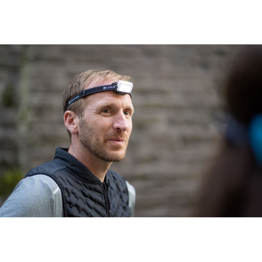 Ledlenser NEO5R - презареждаема челна лампа с регулируема яркост LED/1800 mAh IP54 600 lm 35 ч черна/бяла