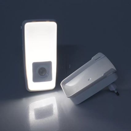 Ledvance - LED Електрическа лампа за ориентация със сензор LUNETTA LED/2W/230V
