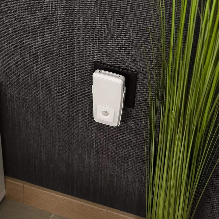 Ledvance - LED Електрическа лампа за ориентация със сензор LUNETTA LED/2W/230V