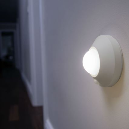 Ledvance - LED нощна лампа с сензор NIGHTLUX LED/1,7W/3xAA 4000K