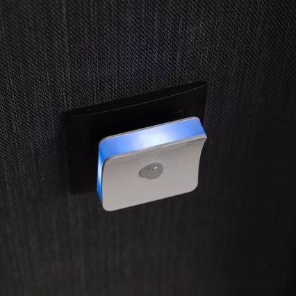 Ledvance - LED RGB Лампа за ориентация за контакт със сензор LUNETTA LED/0,3W/230