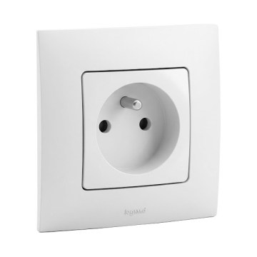 Legrand - Битов контакт с рамка NILOE 250V бял