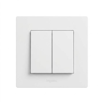 Legrand - Двоен стълбищен ключ 6+6 с бяла рамка NILOE STEP