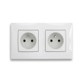 Legrand - Двойна бяла домашна електрическа розетка с рамка NILOE 250V