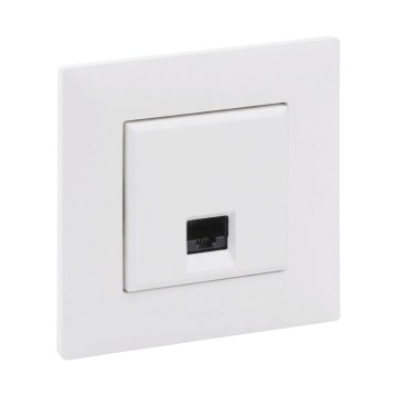 Legrand - Ethernet розетка RJ45 с рамка NILOE STEP бяла