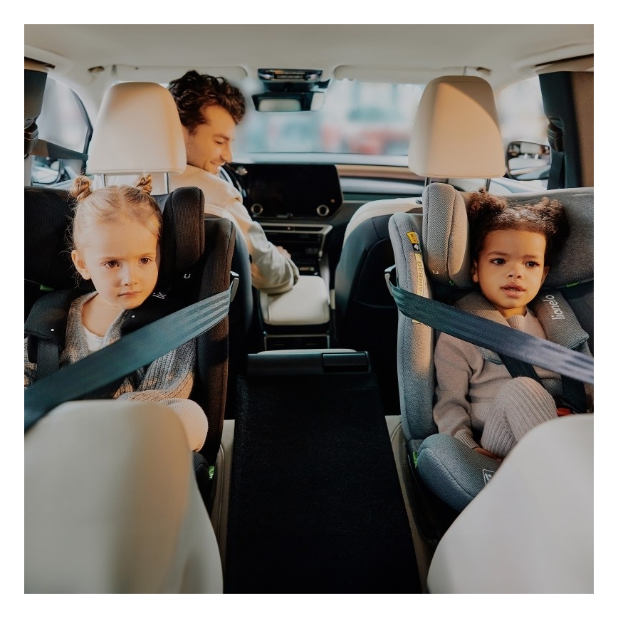 Lionelo - Автокресло BRAVE с въртяща се основа i-Size 40–150 см, черен карбон