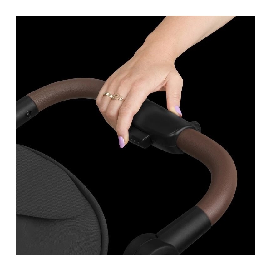 Lionelo - Детска количка EMMA ONE черен