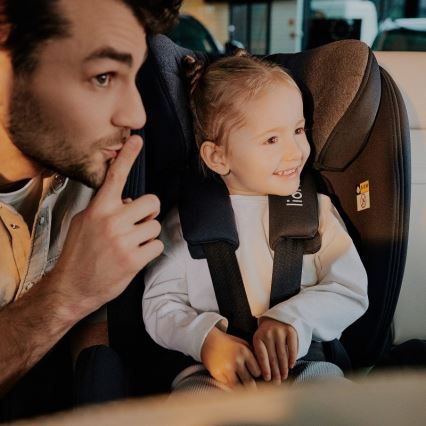 Lionelo - Въртящо се детско столче за кола с база HARPER i-Size 76–150 см, черен карбон