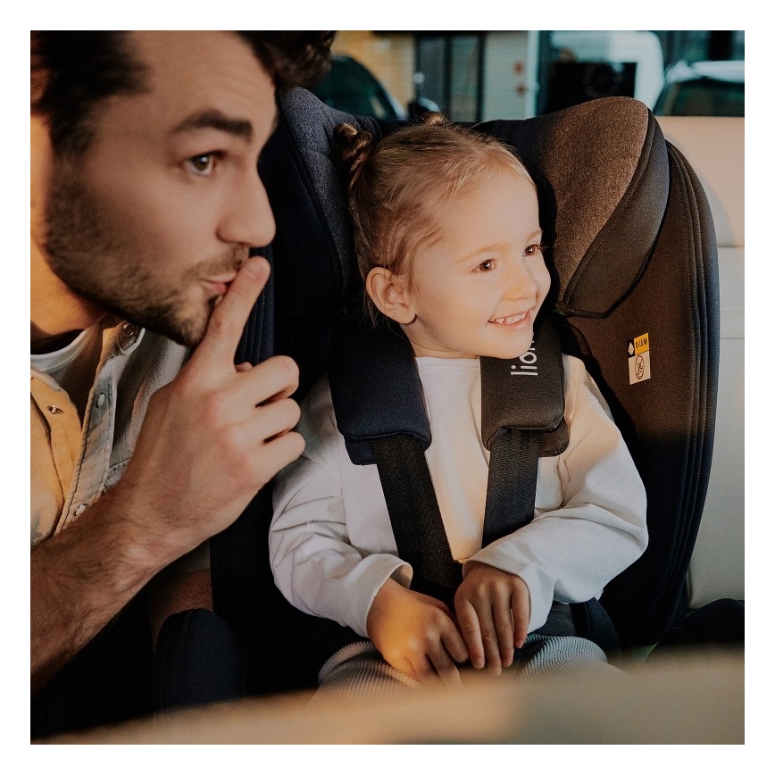 Lionelo - Въртящо се детско столче за кола с база HARPER i-Size 76–150 см, черен карбон