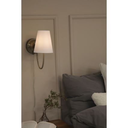Markslöjd 108908 - Стенно осветително тяло AMAR 1xE14/40W/230V бяло/месинг