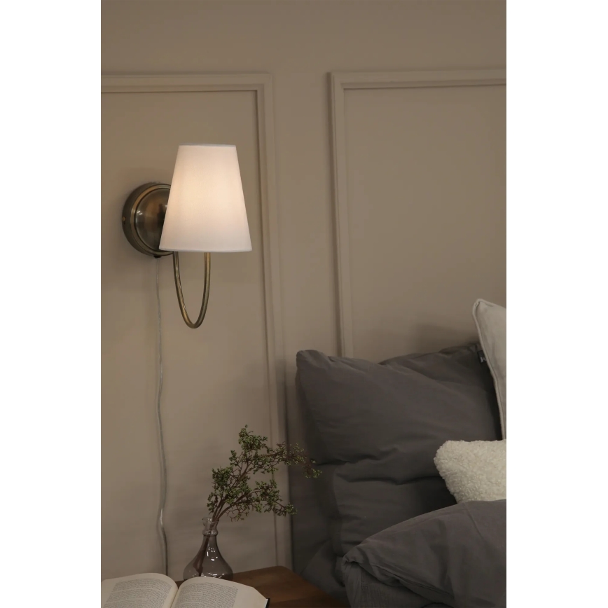 Markslöjd 108908 - Стенно осветително тяло AMAR 1xE14/40W/230V бяло/месинг