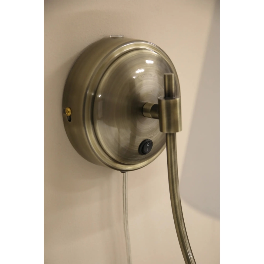 Markslöjd 108908 - Стенно осветително тяло AMAR 1xE14/40W/230V бяло/месинг