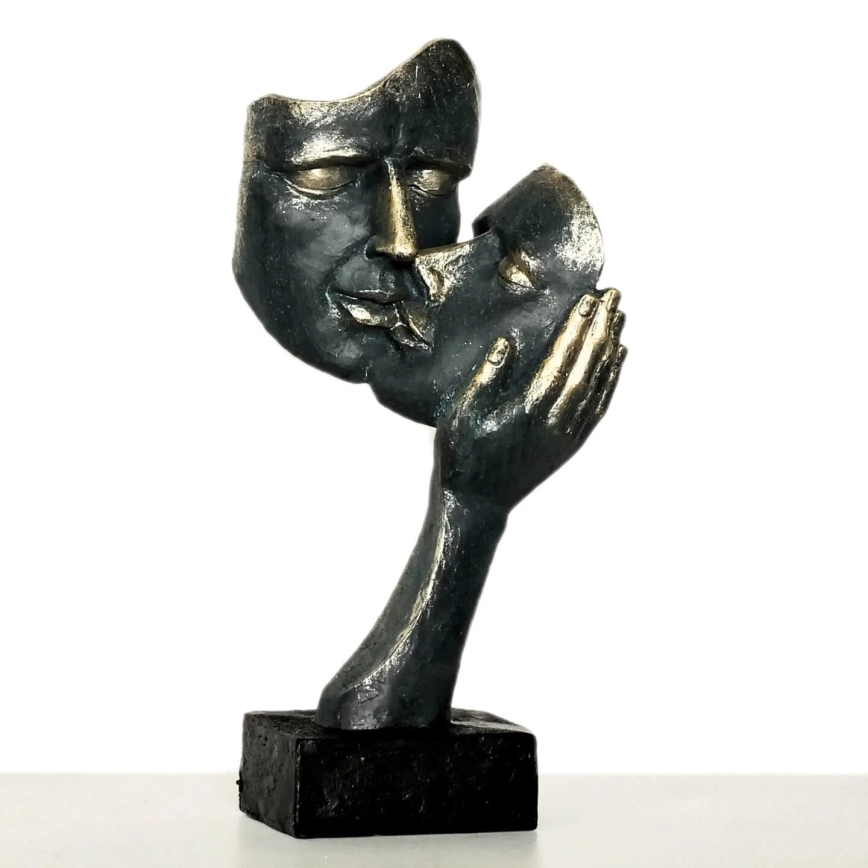 Настолна декорация 35x22x13 cm, изработена от смола с патина