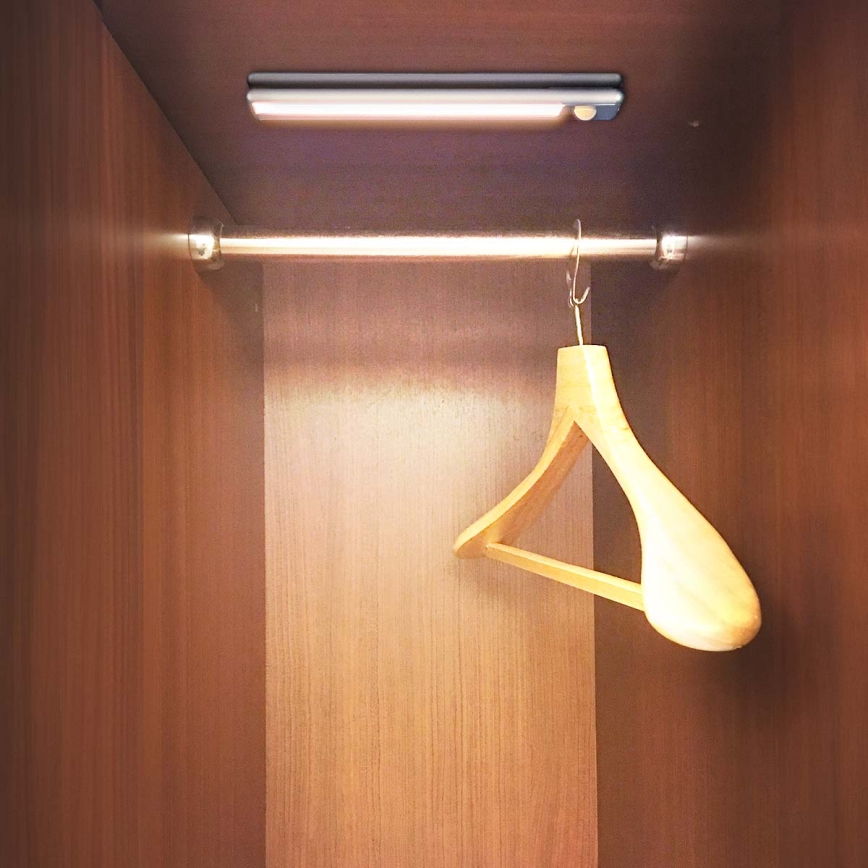 LED акумулаторно магнитно осветление за шкафове със сензор за движение LED/1W/1100 mAh 3000K
