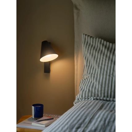 Nordlux - Стенна лампа с USB WILMER 1xE14/40W/230V черна