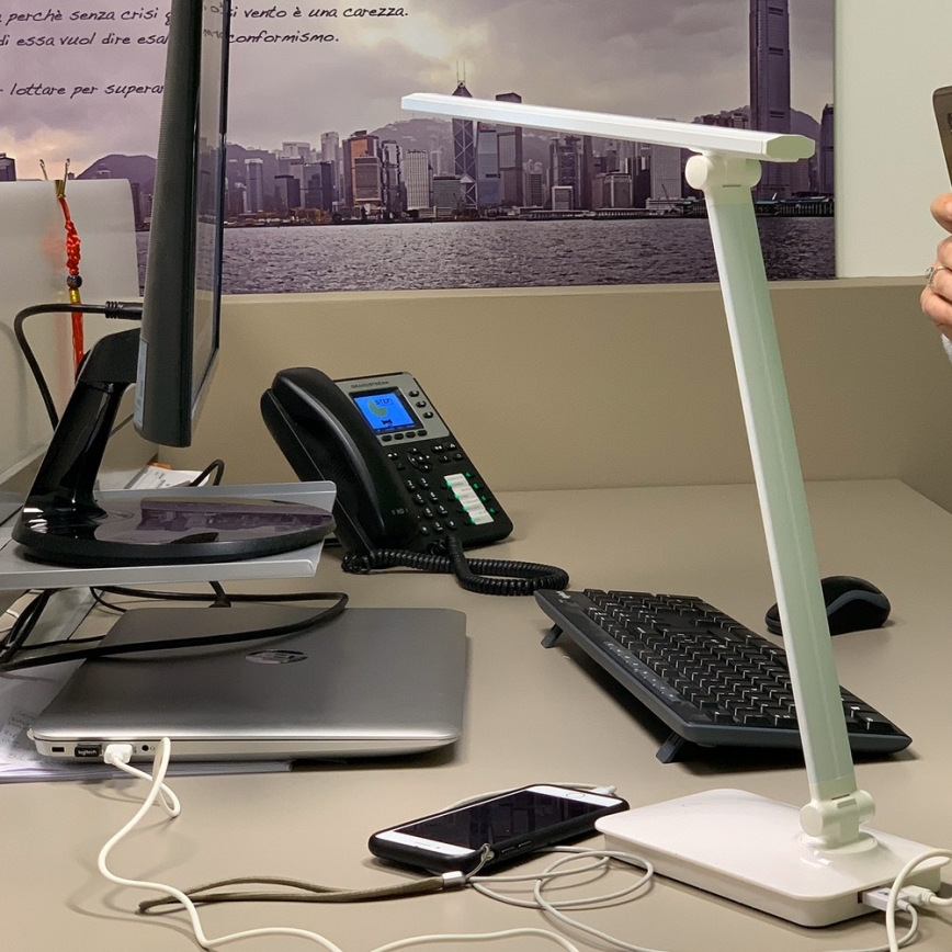 ONLI - LED Димируема сензорна настолна лампа с USB portem DESKI LED/7W/230V 4000K бял