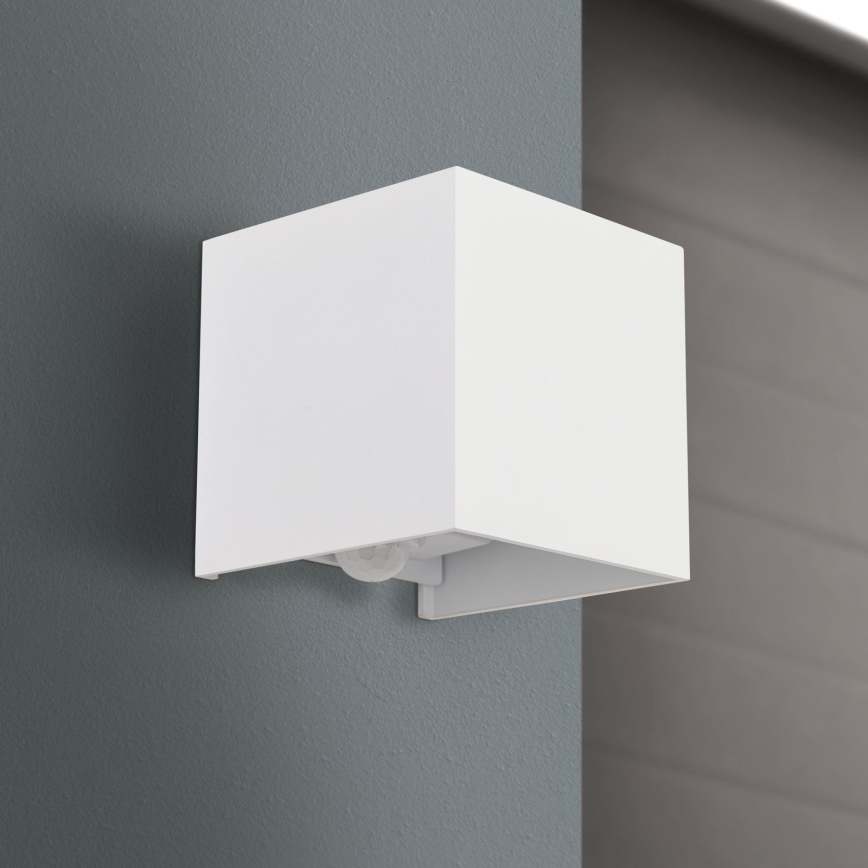 LED Външна стенна лампа със сензор за движение и здрач CUBE-S LED/13W/230V IP54 бял