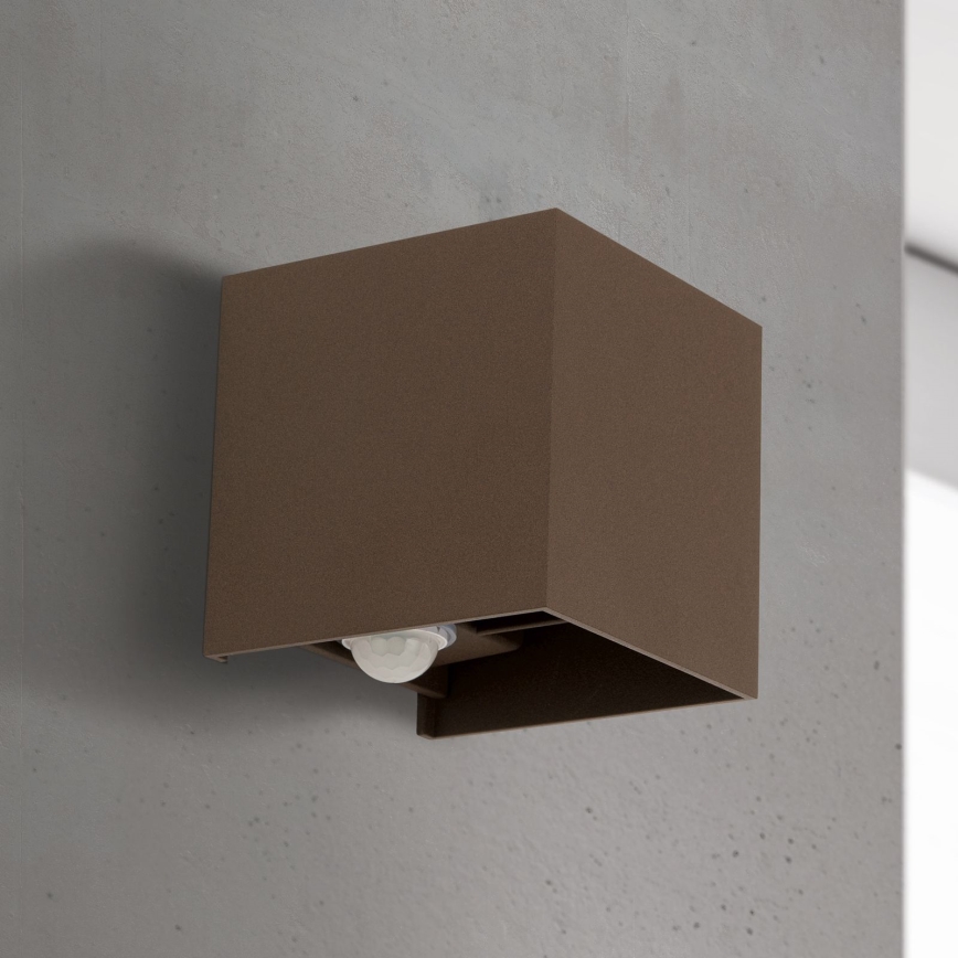 Външно стеново осветително тяло със сензор за движение и за здрач CUBE-S LED/13W/230V IP54 кафяво