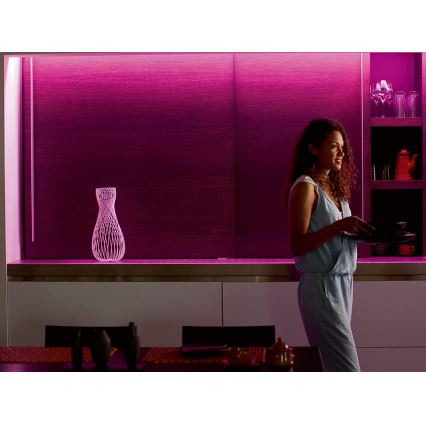 Основен комплект LED лента Philips Hue LightStrips 2м