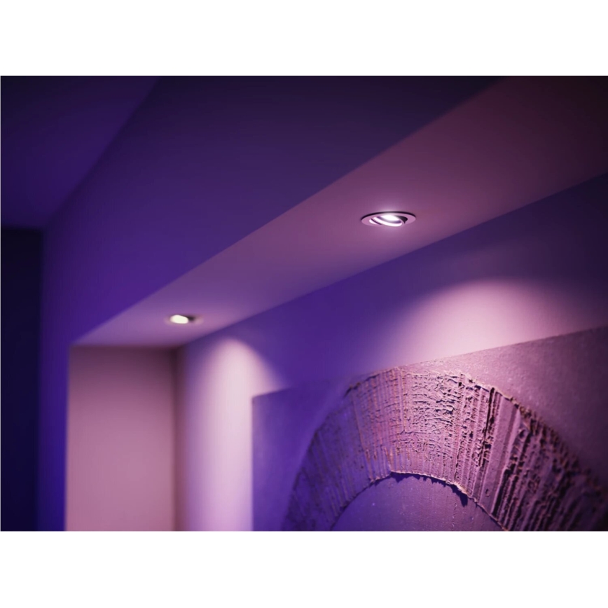 Основен комплект Philips Hue WHITE AND COLOR AMBIANCE 3xGU10/4,2W/230V 2000-6500K + устройство за свързване