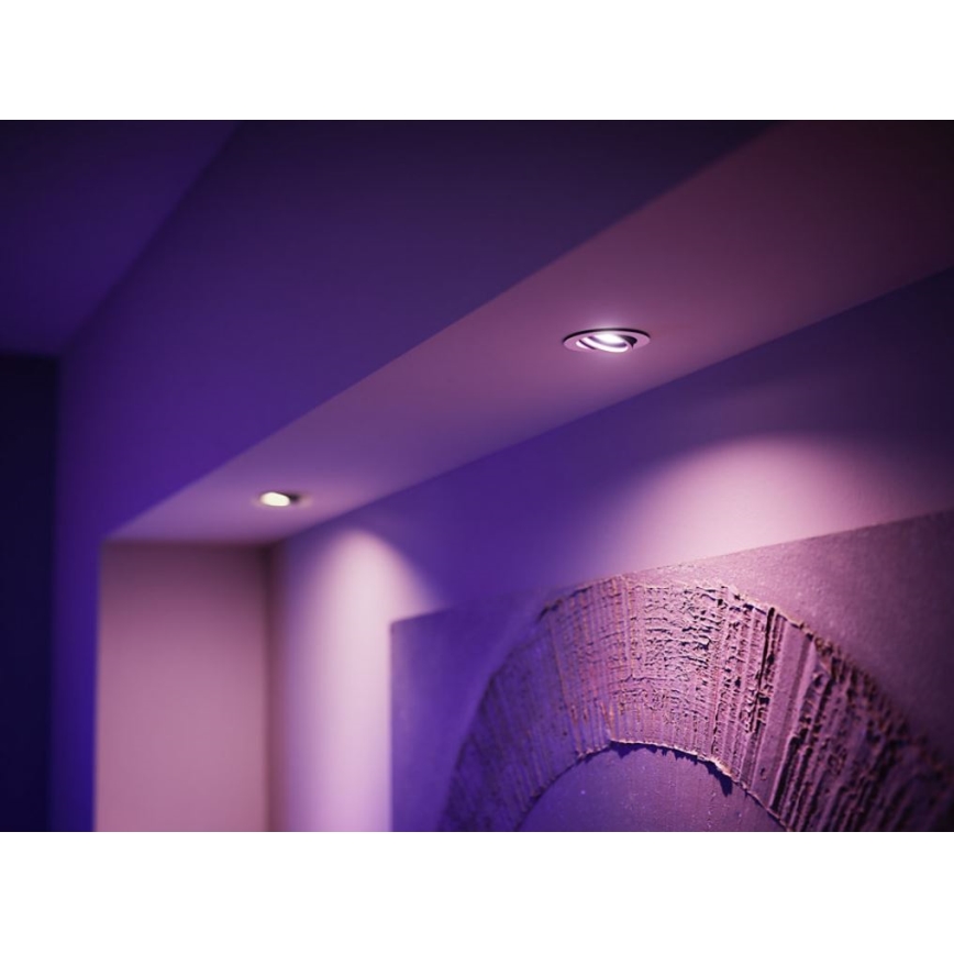 Основен комплект Philips Hue WHITE AND COLOR AMBIANCE 3xGU10/5,7W/230V 2000-6500K + устройство за свързване